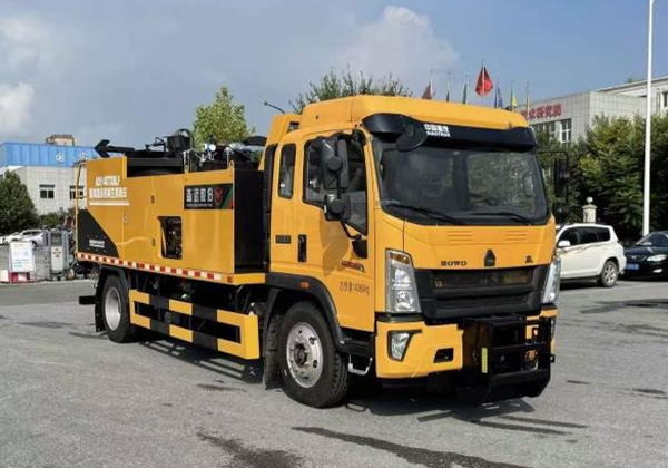 瀝青路面熱再生修補(bǔ)車