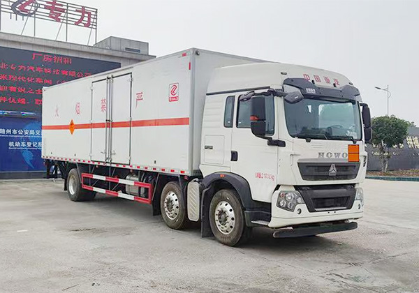 爆破器材運(yùn)輸車